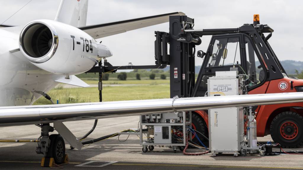 Die Swiss will sich Zugang zu nachhaltigen Flugtreibstoffen sichern. (Archivbild)