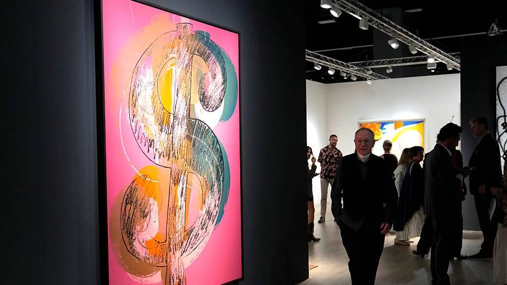 An der Kunstmesse Art Basel geht es um Kunst und um das grosse Geld, die hier in diesem Werk von Andy Warhol vereinigt sind.