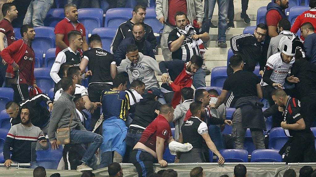 Ausschreitungen rund um das Europa-League-Spiel Lyon gegen Besiktas Istanbul