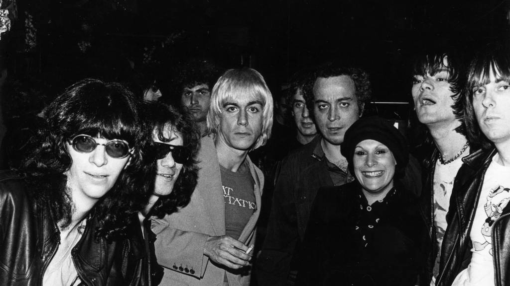 Iggy Pop und die Ramones mit Seymour und Linda Stein im Jahr 1976.