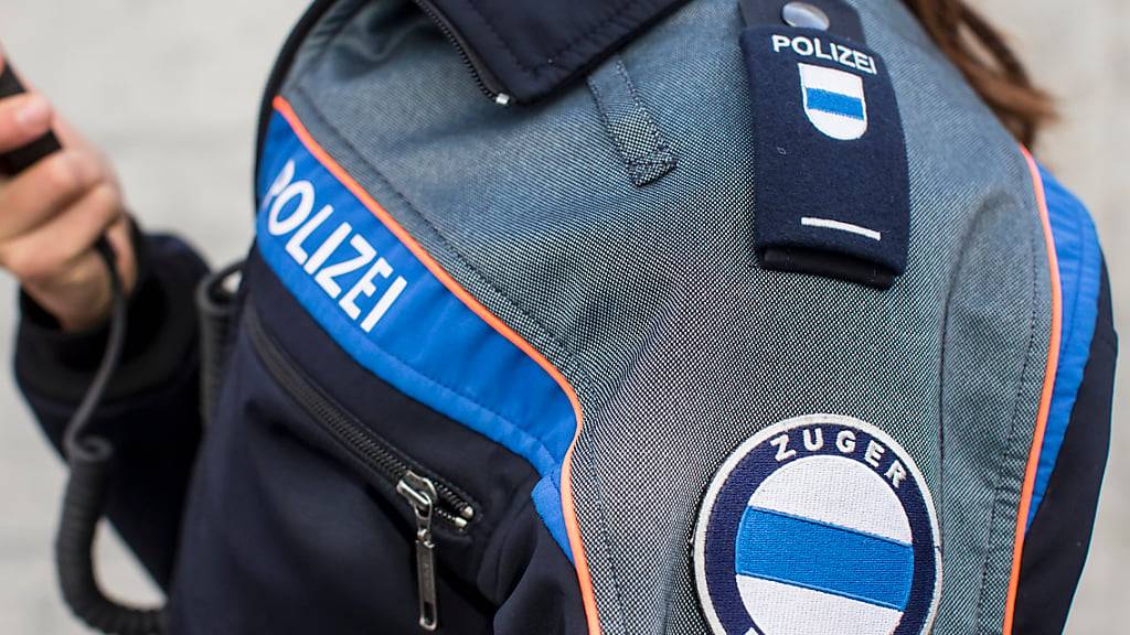 Die Zuger Polizei rückte am Montagnachmittag zu einem Unfall am Baarer Bahnhof aus. (Symbolbild)