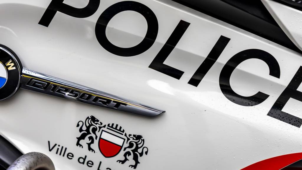 Bei einem Wohnungsbrand am Sonntag in Lausanne ist die Bewohnerin ums Leben gekommen. (Symbolbild)