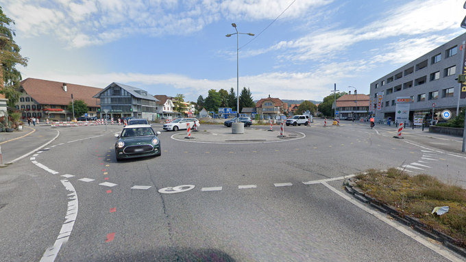 Kreisel im Dorfzentrum von Münsingen bis Sonntagmittag gesperrt