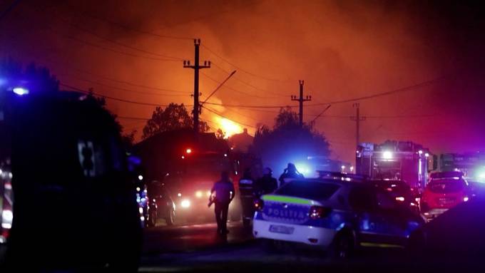 Explosion an Tankstelle fordert einen Toten und über 50 Verletzte