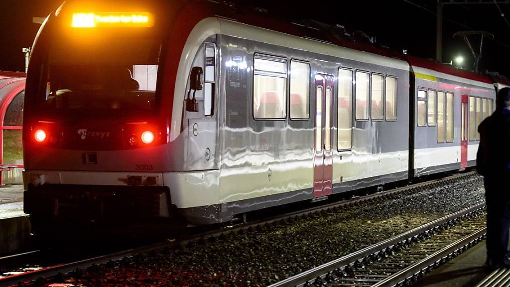 Die Familie des Geiselnehmers eines Zuges im Kanton Waadt hat eine Strafanzeige eingereicht. (Archiv)