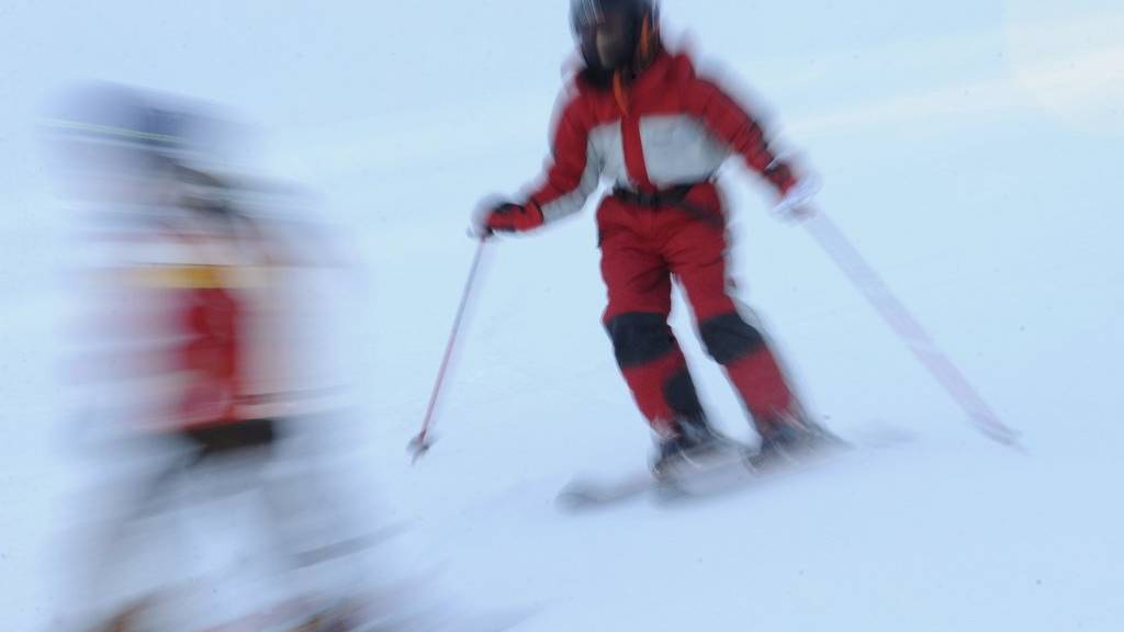 Der Skifahrer erlag seinen tödlichen Verletzungen (Symbolbild).