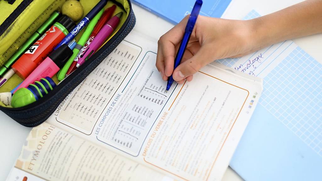 Ohne Prüfungsstress in die Sekundarstufe I: Ein Verein lanciert in den Kantonen Bern und Zürich eine Initiative für eine selektionsfreie Volksschule. (Symbolbild)