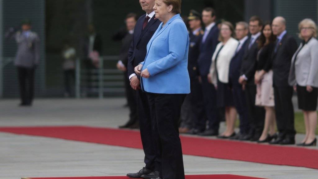 Beim Empfang des finnischen Ministerpräsidenten Antti Rinne hatte die deutsche Kanzlerin Angela Merkel erneut einen Zitteranfall.