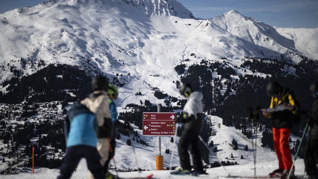 Die Bündner Regierung will die Olympia-Kandidatur unterstützen. Im Bild das Skigebiet Arosa Lenzerheide oberhalb von Parpan. (Archivbild)