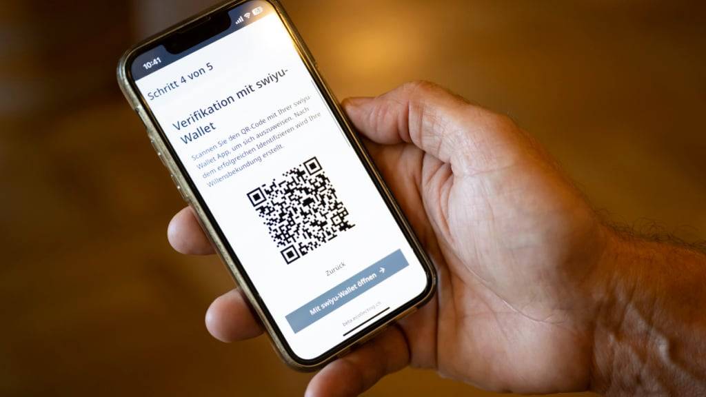 Die E-ID sollte gemäss der Befürworterseite unter anderem digitale Behördengänge und elektronische Unterschriftensammlungen ermöglichen. (Archivbild)