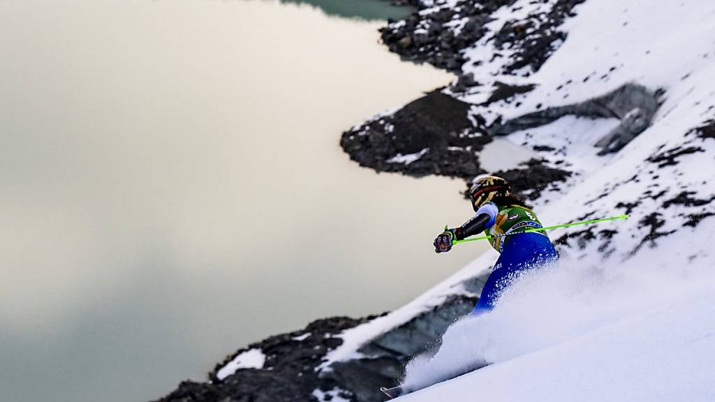 Federica Brignone meistert den Hang auf dem Rettenbachgletscher am schnellsten