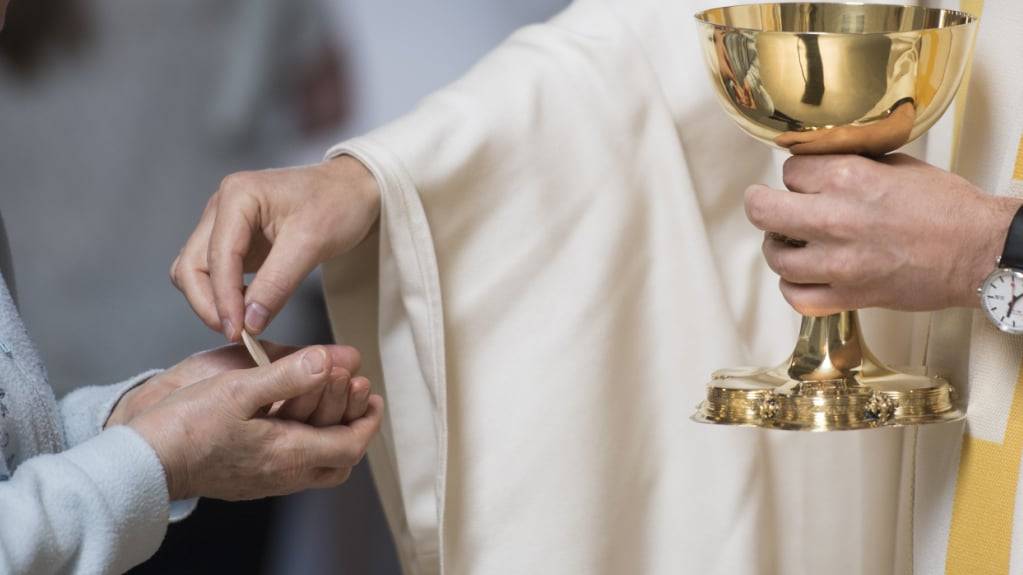 Die Nidwaldner Kirchenräte Stansstad und Obbürgen sowie der Kapellrat Kehrsiten prüfen einen Zusammenschluss auf das Jahr 2027. (Symbolbild)