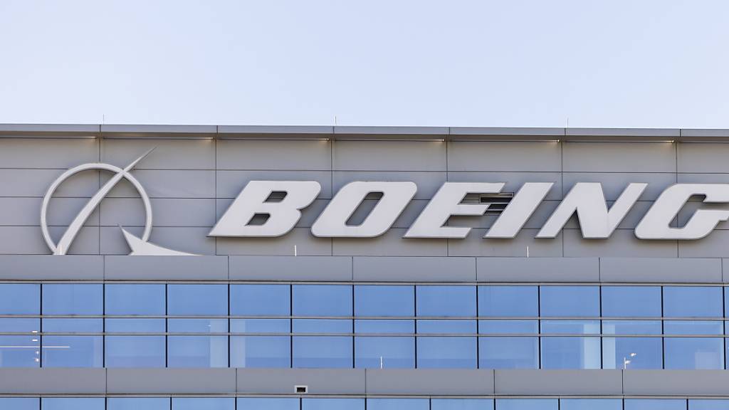 Ed Clark muss bei Boeing gehen. Logo des Konzerns in Arlington (Archivbild).