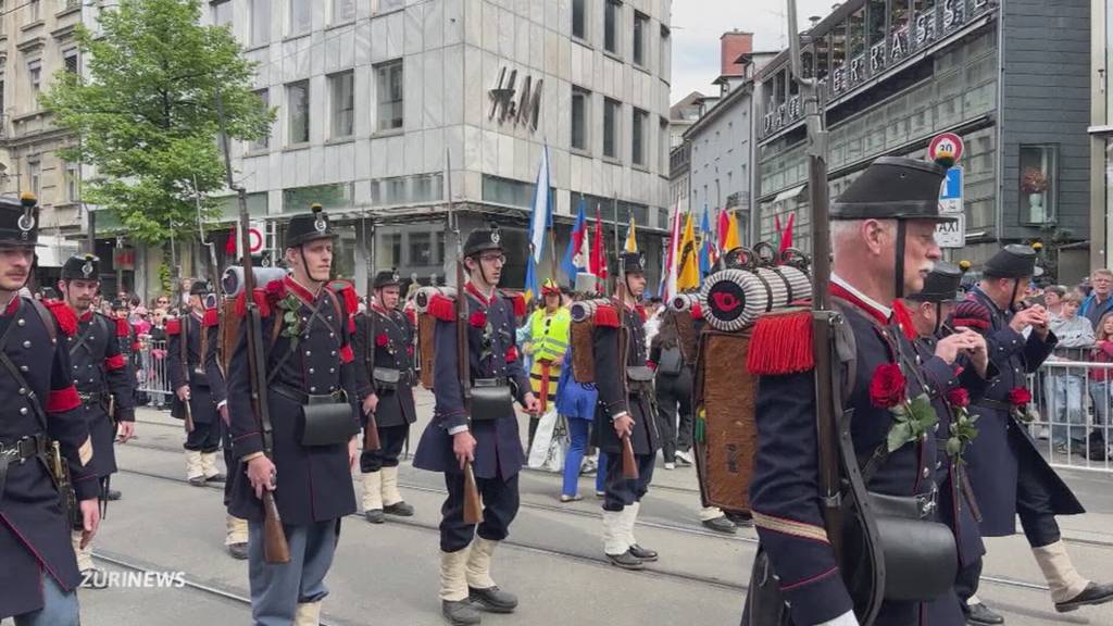 Ehrengäste: Viel Prominenz im Umzug der Zünfte