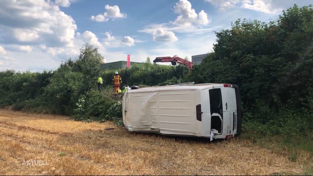 Sekundenschlaf am Steuer führt zu Unfallserie im Aargau