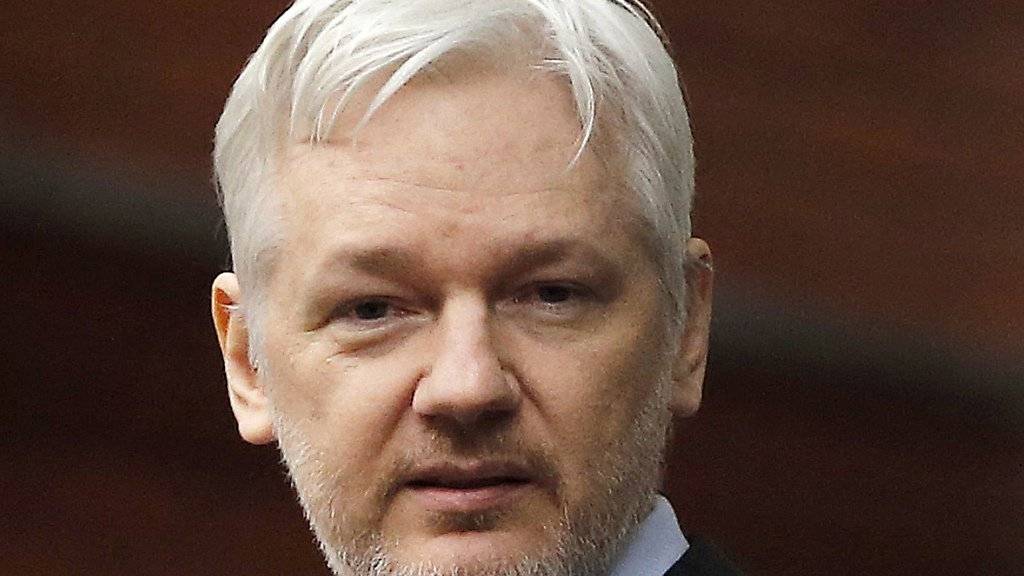 Schweden hält den Haftbefehl gegen Wikileaks-Gründer Julian Assange aufrecht.(Archiv)