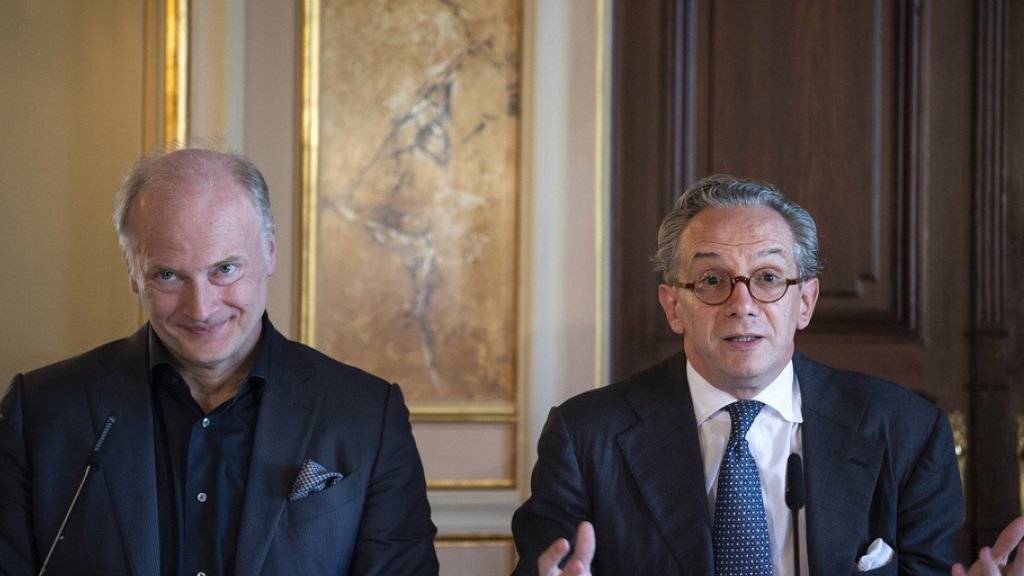 Gianandrea Noseda (l) wird im September 2021 Generalmusikdirektor des Opernhauses Zürich. Am 2. Juli 2018 präsentiert er sich zusammen mit seinem Vorgänger Fabio Luisi.