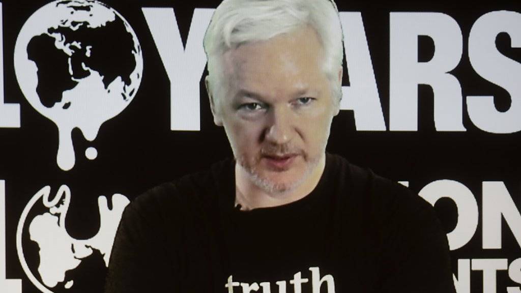 Wikileaks-Gründer Julian Assange muss in seinem Exil in der Botschaft Ecuadors ohne Internet auskommen. (Archivbild)