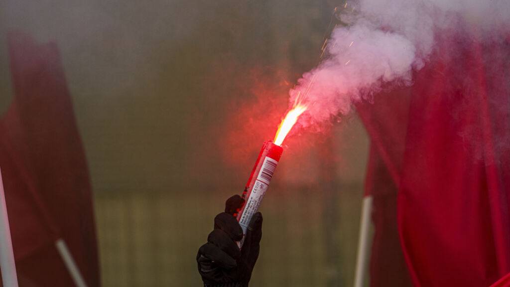 Nationales Pyroverbot in öffentlich zugänglichen Räumen beschlossen