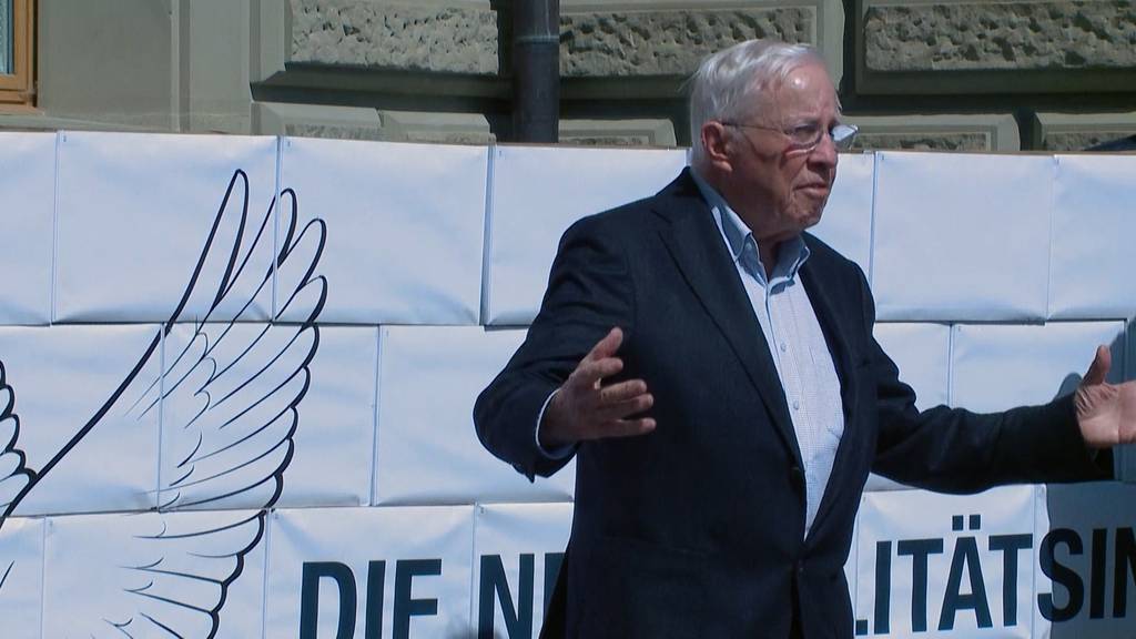 Neutralitätsinitiative: Blocher schwänzt Abstimmungssonntag
