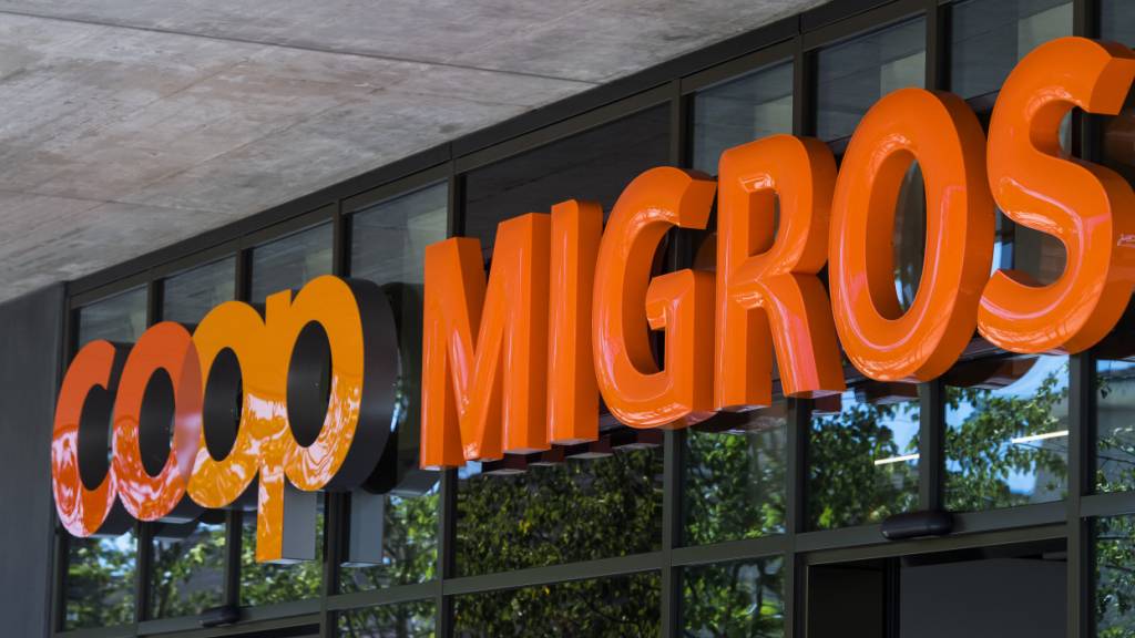 Die beiden grössten Detailhändler der Schweiz kämpfen um Marktanteile. (Archivbild)