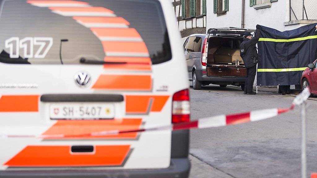 Die 27-Jährige hat 55 Mal auf ihren Vater eingestochen: Aufnahme vom Tatort im Schaffhauser Ortsteil Hemmental. (Archiv)