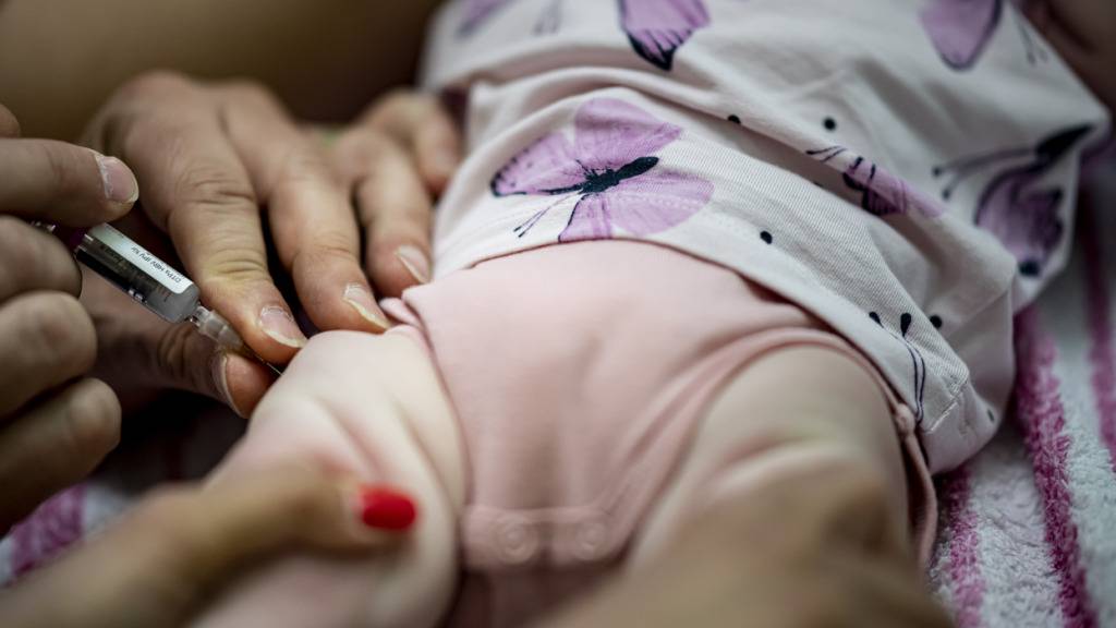 Fast 300 Millionen Menschen sind chronisch mit Erregern von Hepatitis B oder C infiziert. Gegen Hepatitis B gibt es eine Impfung. (Archivbild)