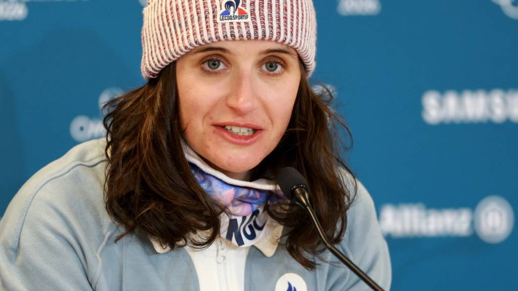 Julia Simon muss auch zu unangenehmen Themen Red und Antwort stehen