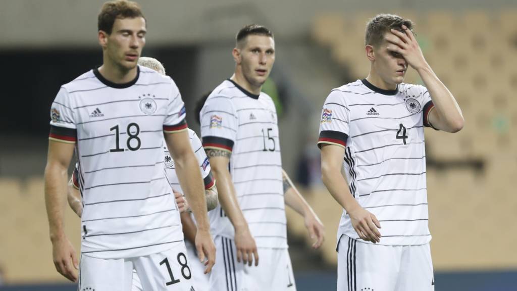 Ratlos im Debakel: Die Deutschen beim 0:6 gegen Spanien