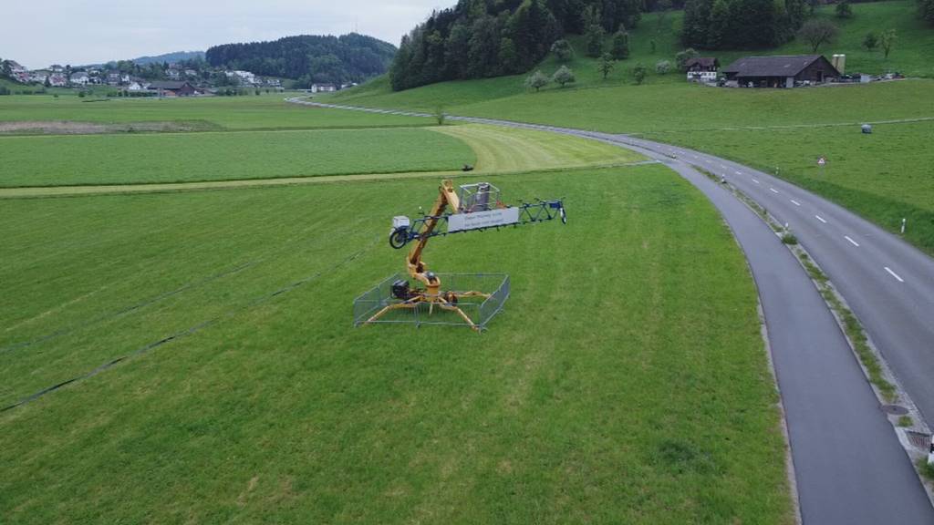 Kurioser Protest: Thurgauer Bauer macht mit Riesenvelo gegen Kanton mobil