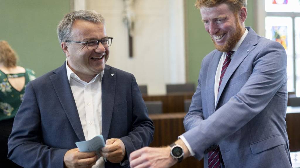 Andreas Hausheer (Mitte/links) und Andreas Lustenberger (ALG/rechts) treten für den zweiten Wahlgang an. (Archivaufnahme),