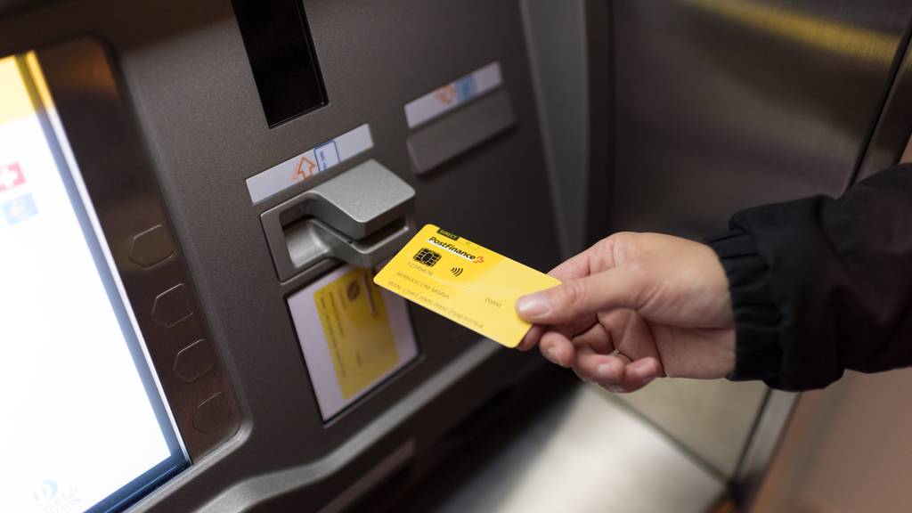 Postomat Postfinance Geldautomat Symbolbild