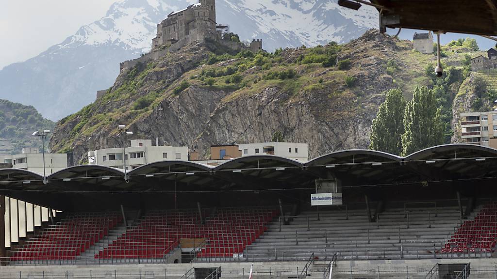 Leere Stadien, eingestellter Spielbetrieb: Die Schweizer Fussballliga bekommt die Corona-Krise hart zu spüren. Der Bundesrat sieht nun eine weitere Finanzspritze vor. (Archivbild)