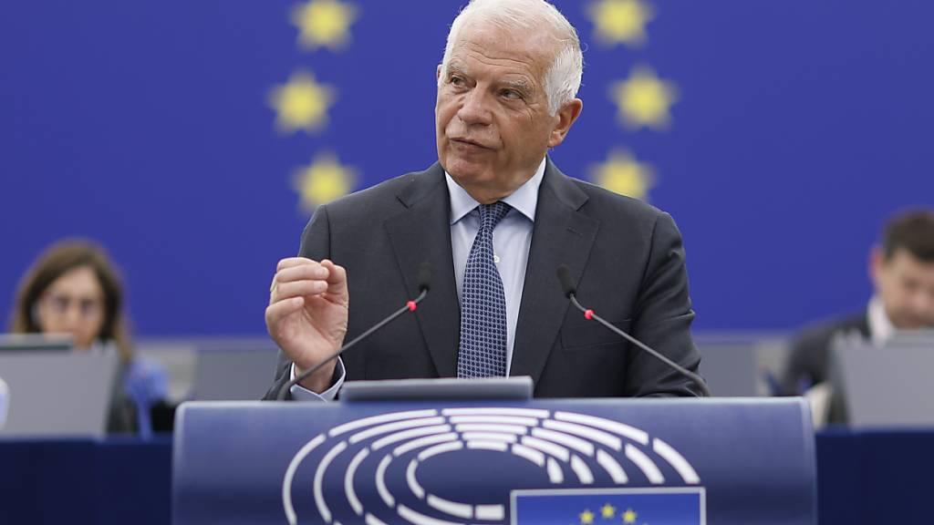 ARCHIV - EU-Chefdiplomat Josep Borrell spricht im Europäischen Parlament. Foto: Jean-Francois Badias/AP/dpa