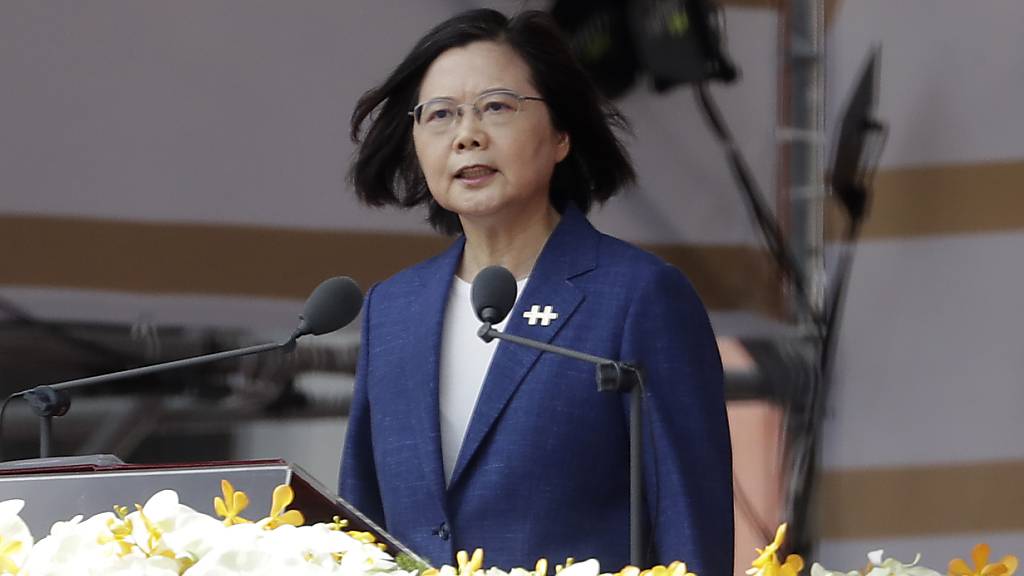Taiwans Präsidentin Tsai Ing-wen hat die Forderung von Chinas Staats- und Parteichef Xi Jinping zur «Wiedervereinigung» zurückgewiesen. Foto: Chiang Ying-Ying/AP/dpa