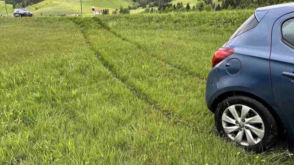 Autofahrerin rettet sich in Bennau SZ mit Ausweichmanöver