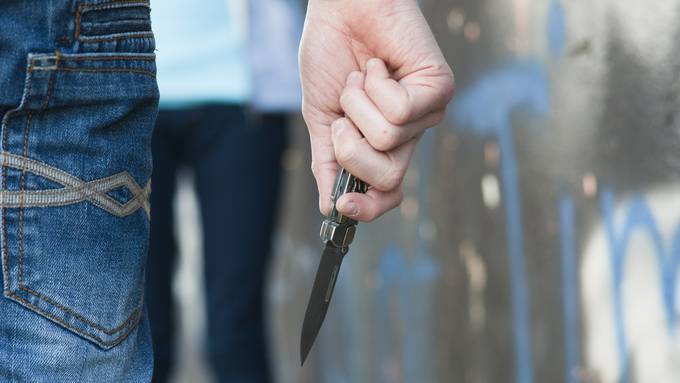 Haftstrafe für Geschwister und Vater nach Messerattacke in Thun