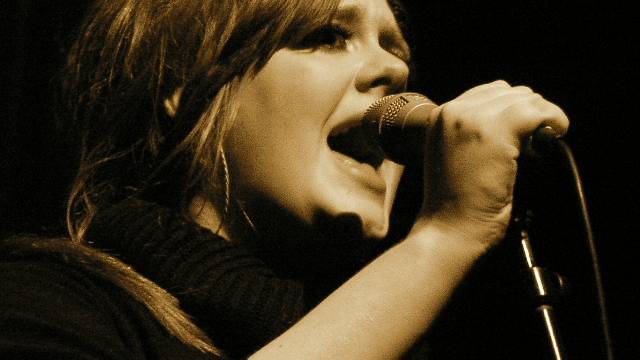 Adele bricht mit «Hello» Rekord um Rekord