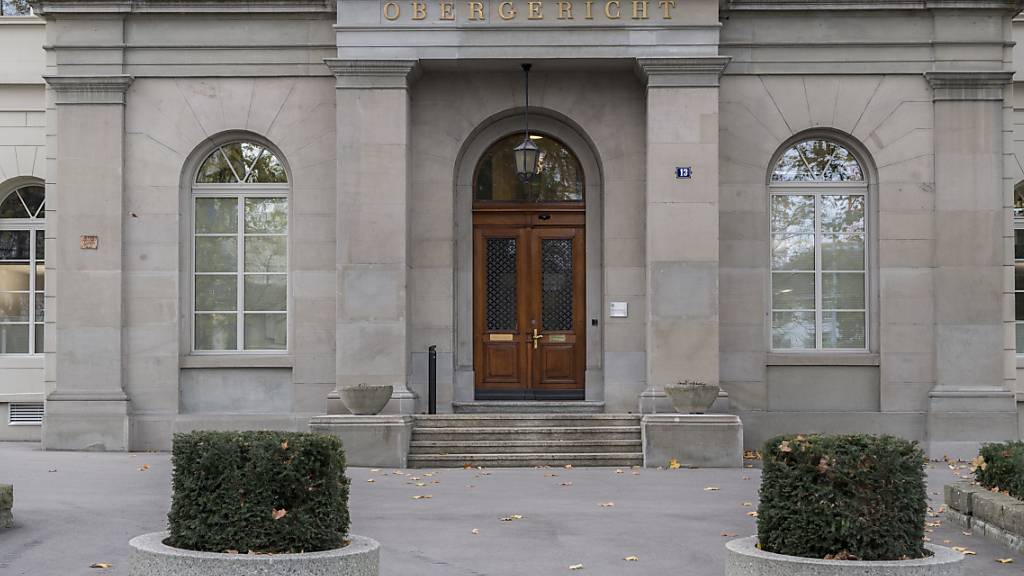 Das Zürcher Obergericht wurde am 10. November nach einer Drohung evakuiert und durchsucht. Am Donnerstag hat die Polizei einen 19-jährigen Schweizer verhaftet, der hinter der Drohung stecken soll. (Symbolbild)