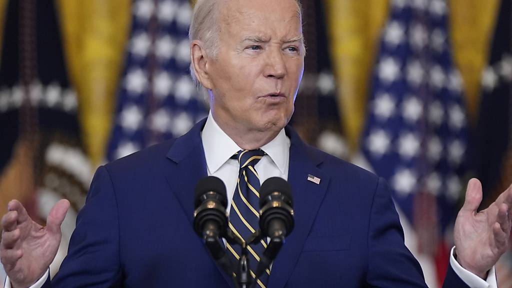 US-Präsident Joe Biden spricht im Weißen Haus über eine Durchführungsverordnung. Foto: Manuel Balce Ceneta/AP/dpa
