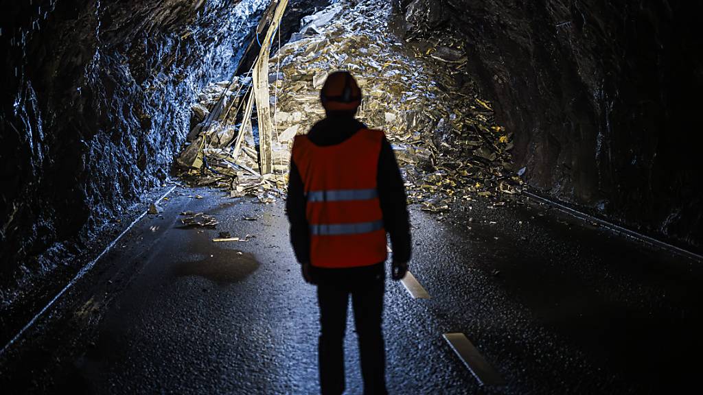 Arbeiten an eingestürztem Tunnel im Wallis dauern mehrere Monate