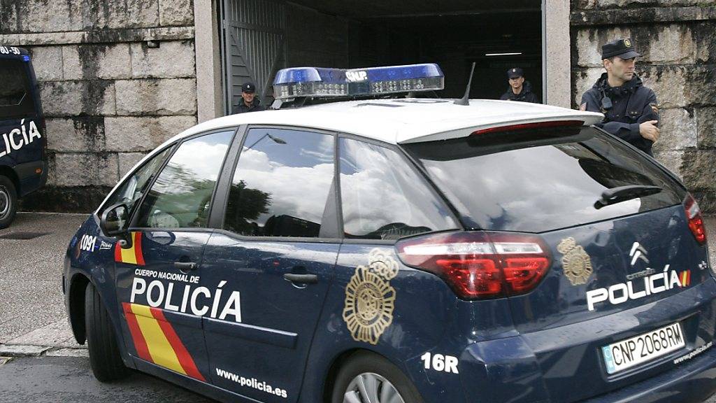 Ein Facebook-Post eines falsch parkierten Polizeiautos ist einer Spanierin teuer zu stehen gekommen. (Symbolbild)
