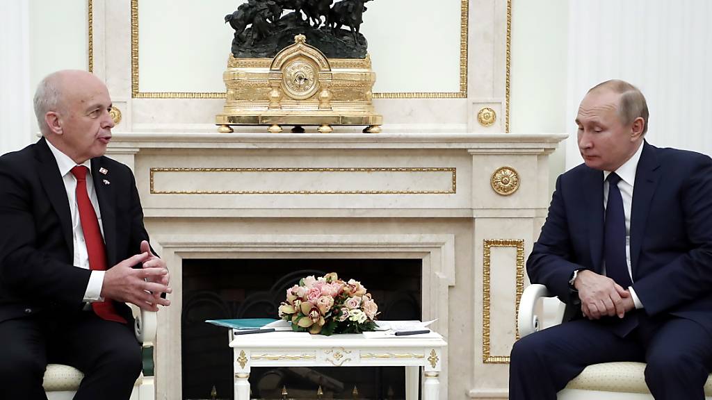 Bei den Gesprächen von Bundespräsident Ueli Maurer mit dem russischen Präsidenten Wladimir Putin ging es vor allem um bilaterale und wirtschaftliche Beziehungen. EPA/MAXIM SHIPENKOV / POOL