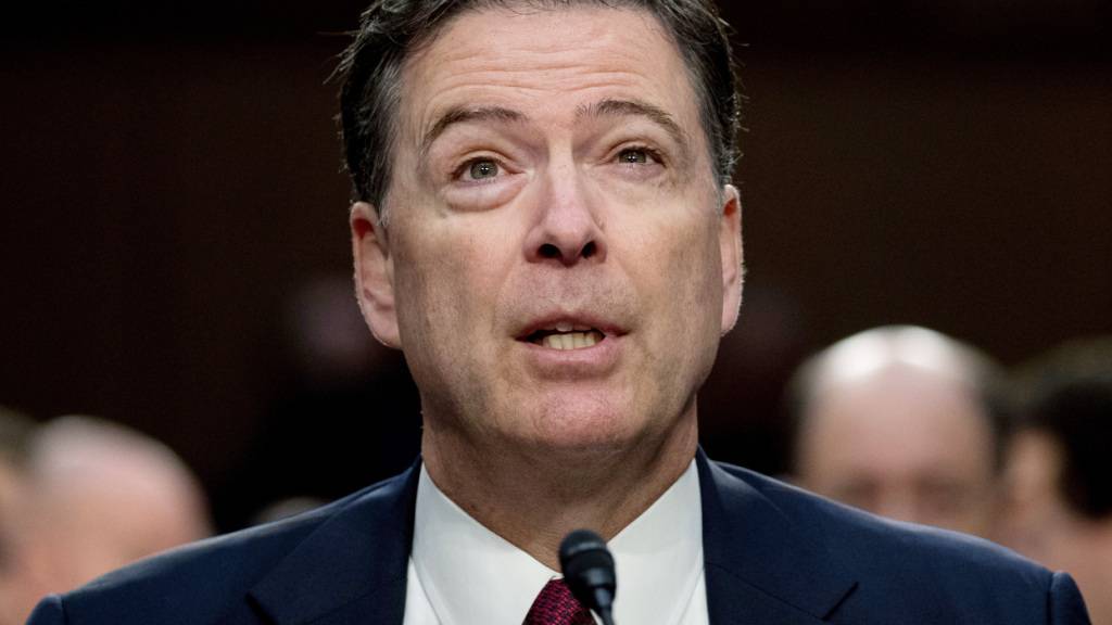ARCHIV - James Comey, ehemaliger FBI-Direktor, spricht bei seiner Anhörung vor dem Geheimdienstausschuss des US-Senats. Foto: Andrew Harnik/AP/dpa