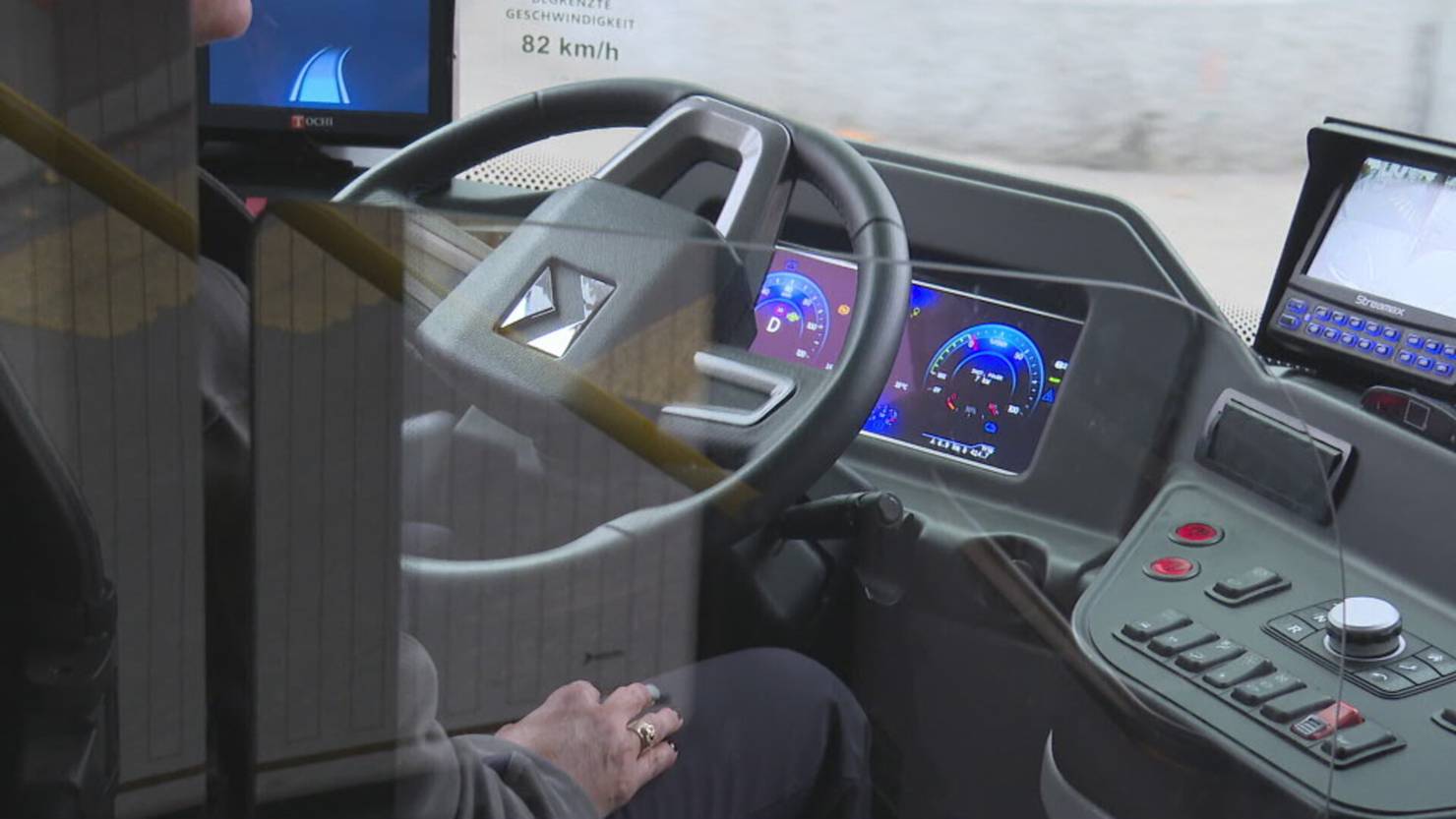 Automatische Busfahrt: Selbstfahrender «Artour» transportiert erstmals Gäste | TVO Online