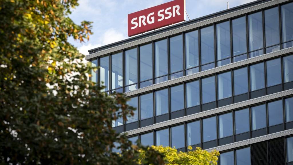 Das Logo der SRG am Hauptsitz in Bern.