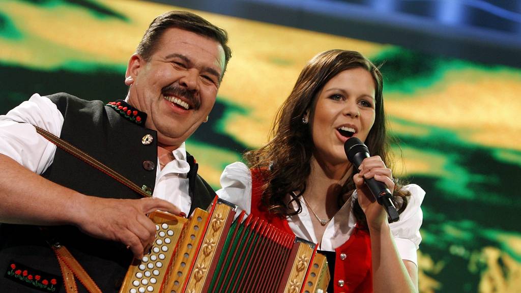 Für einmal wird gelesen und nicht gesungen: Melanie Oesch liest beim Thuner Schlossberg Märchen vor.