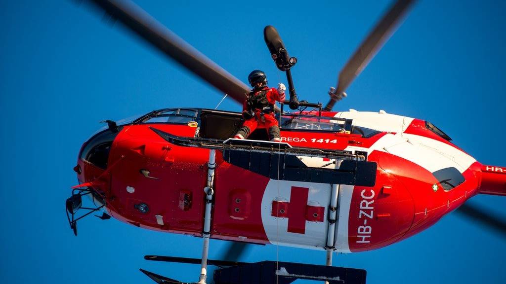 Mit einem Rettungshelikopter wurde das Mädchen ins Spital geflogen. (Symbolbild)