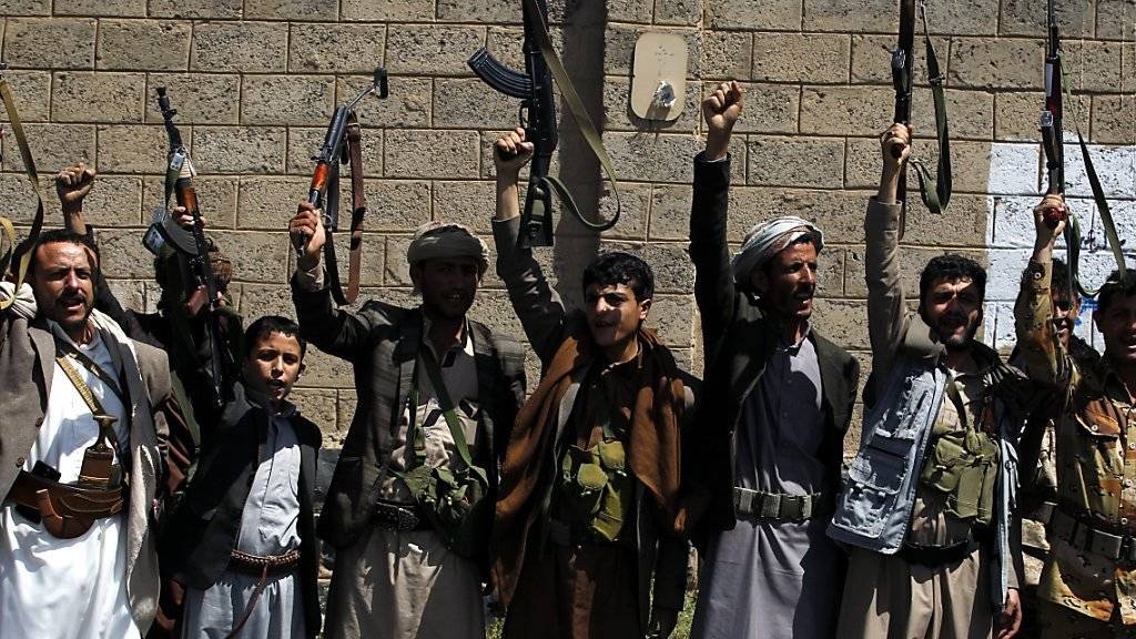Kämpfer der schiitischen Huthi in Sanaa: Die Gruppierung will im Jemen eine Gegenregierung zur international anerkannten Regierung installieren.