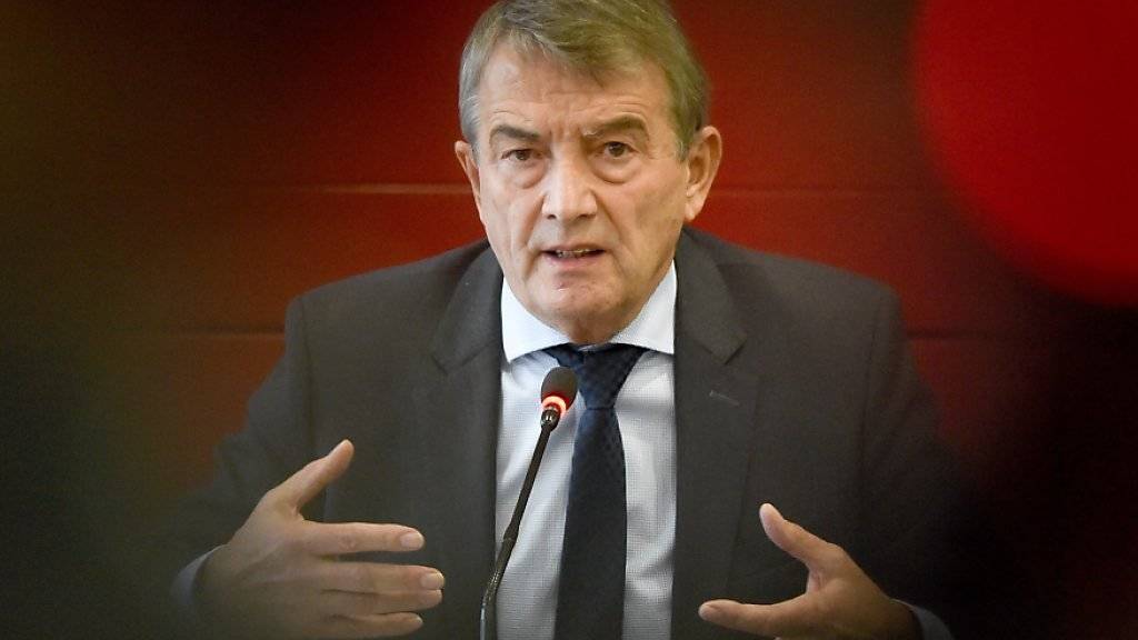 DFB-Präsident Wolfgang Niersbach erklärt sich wegen der Zahlungen an die FIFA im Zusammenhang mit der WM-Endrunde 2006